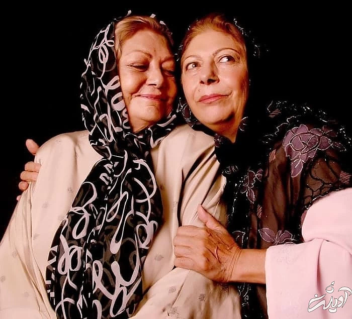 حمیده خیرآبادی و دخترش 